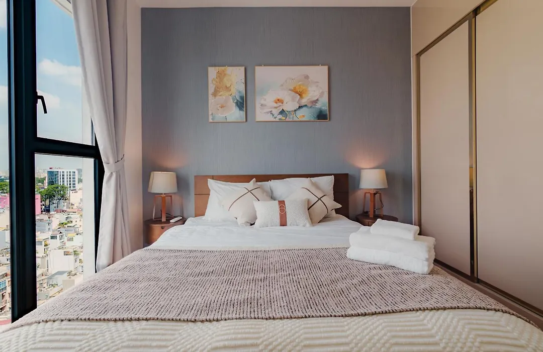 Quiet Luxury Suite With Balcony - City View - Zenity District 1-1