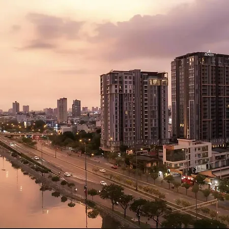 Quiet Luxury Suite With Balcony - City View - Zenity District 1-2